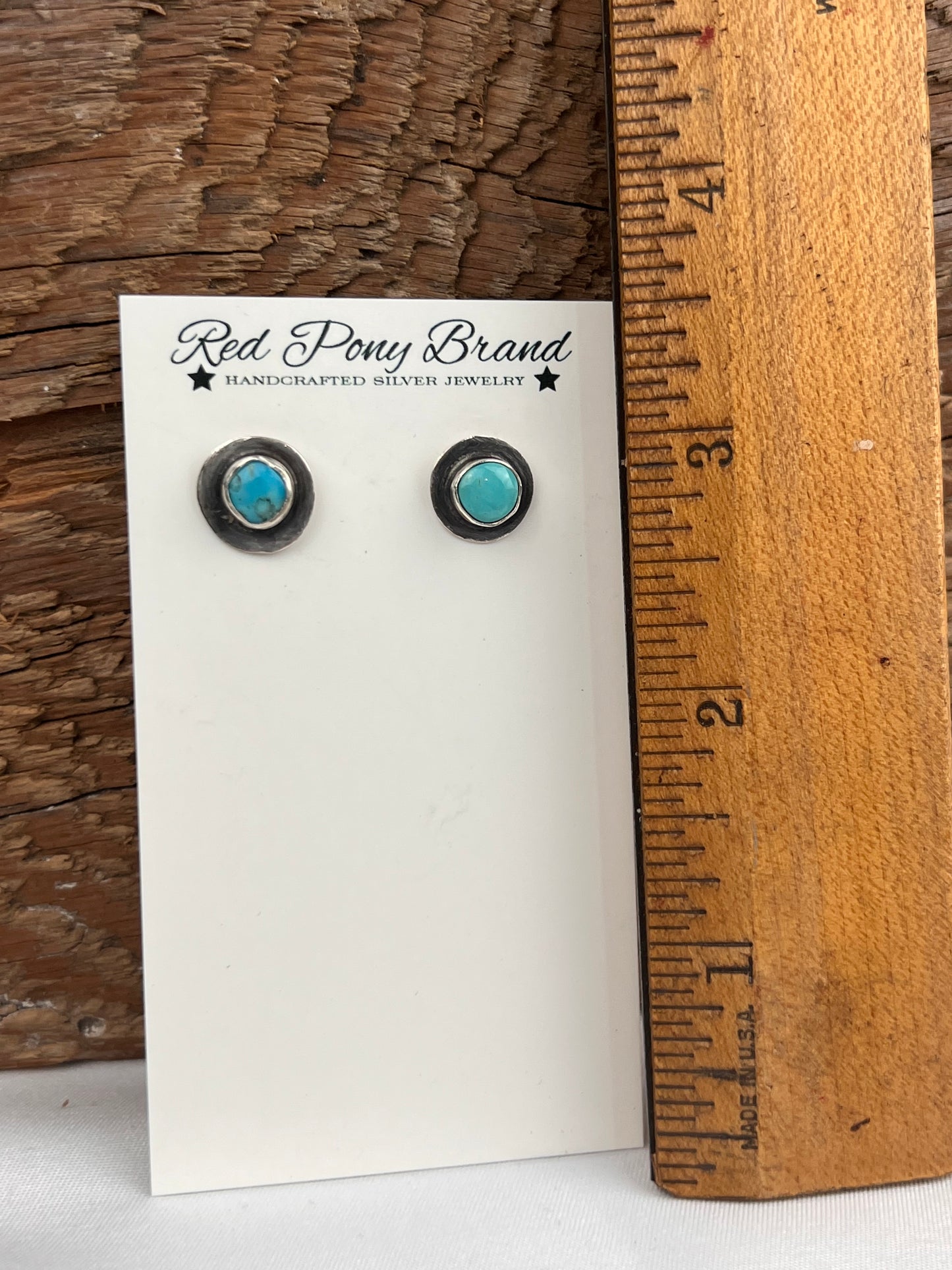 Wide Picture frame turquoise studs - Round