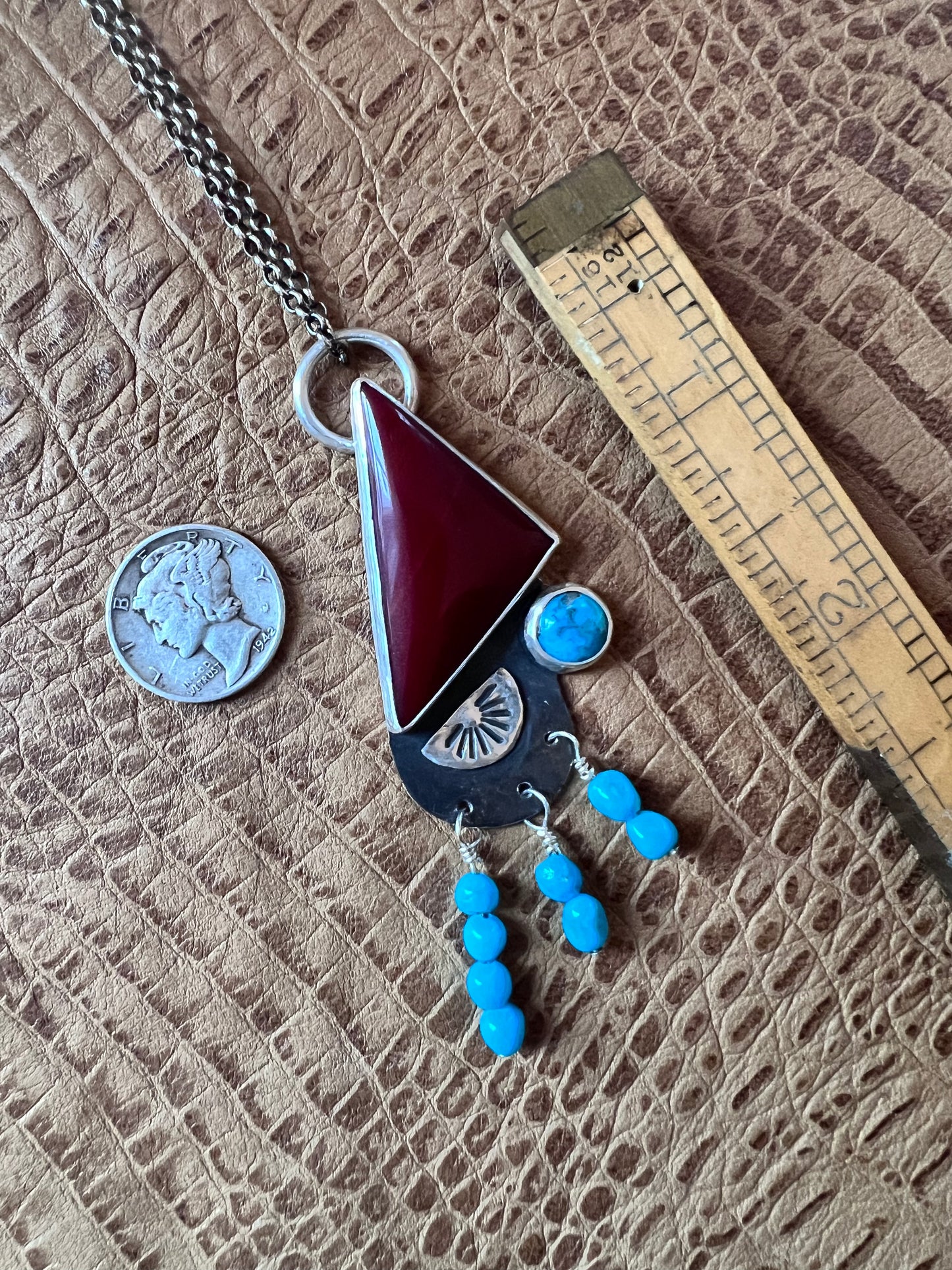 Rosarita and beads pendant necklace