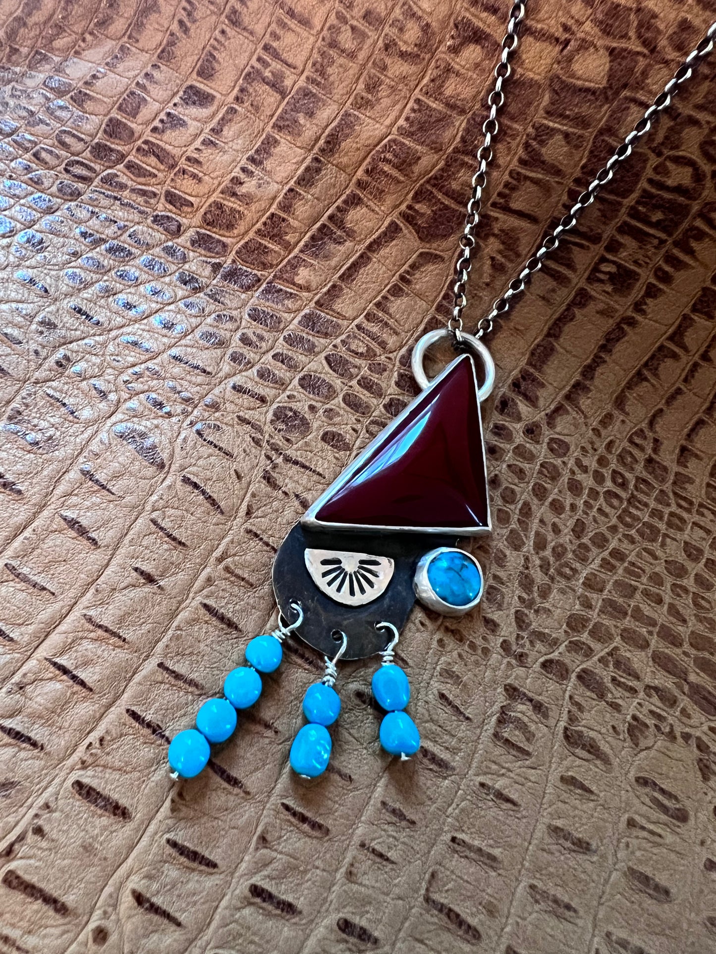 Rosarita and beads pendant necklace