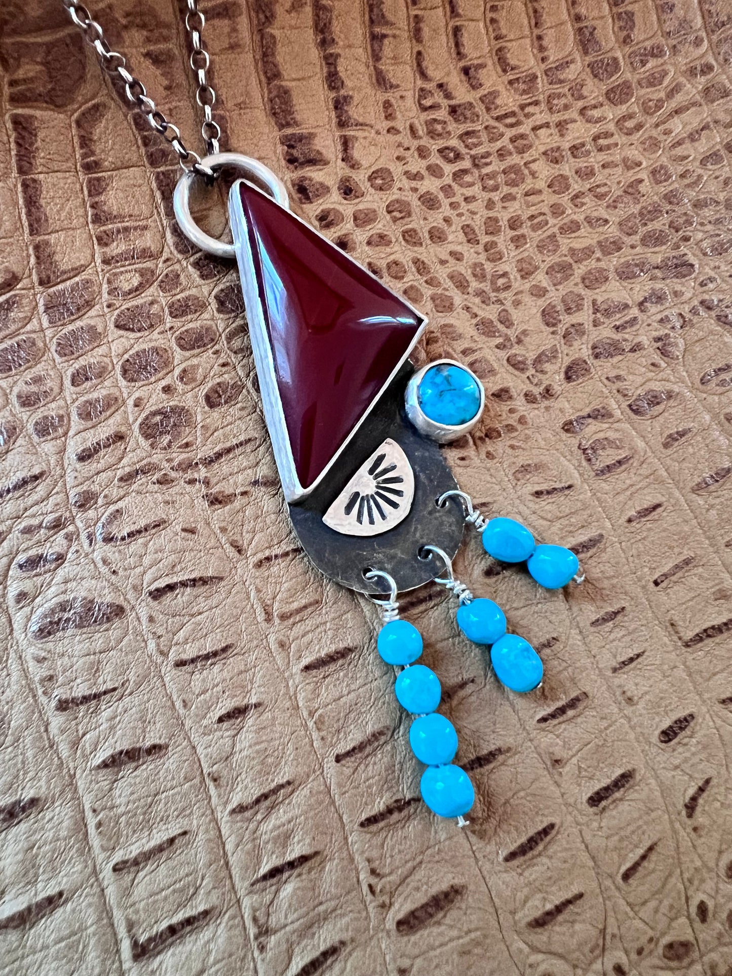 Rosarita and beads pendant necklace