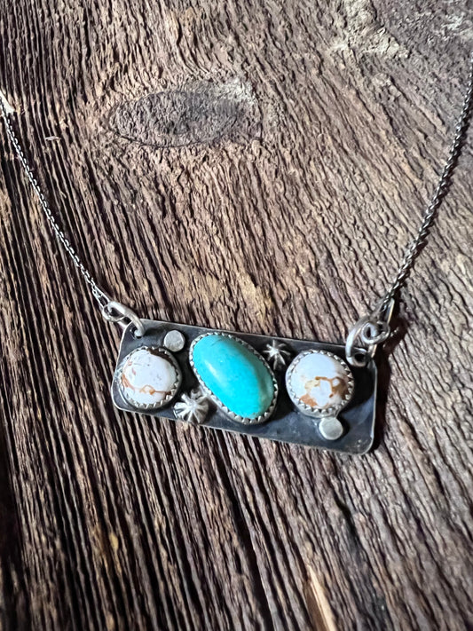 Skipping stones bar necklace