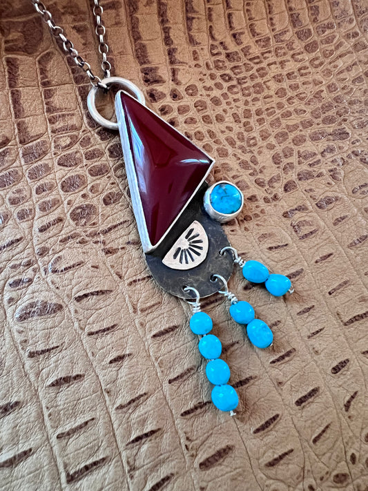 Rosarita and beads pendant necklace